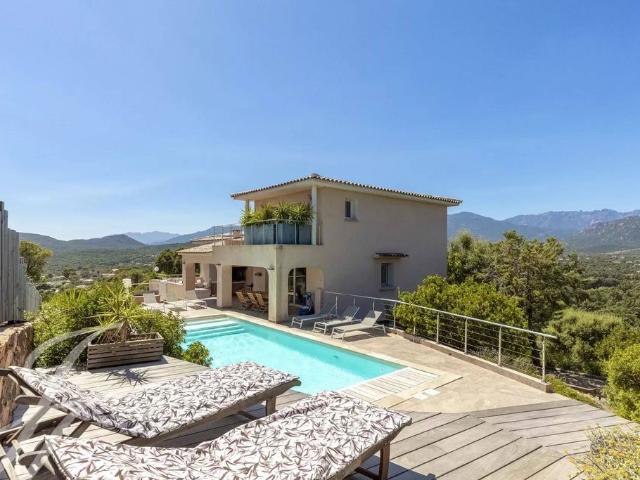 Villa de luxe de 8 pièces en vente Sainte Lucie de Porto Vecchio, Corse