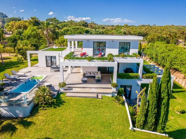 Villa de luxe de 8 pièces en vente Sainte Lucie de Porto Vecchio, France