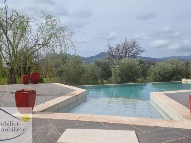 Villa de luxe de 8 pièces en vente Solliès Pont, Provence Alpes Côte d'Azur