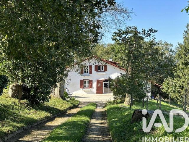 Villa de luxe de 8 pièces en vente Urt, France