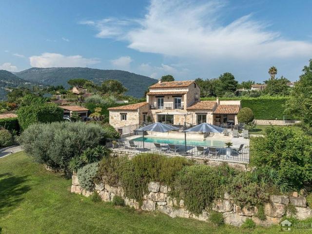 Villa de luxe de 8 pièces en vente Vence, Provence Alpes Côte d'Azur