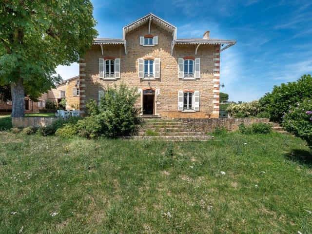 Villa de luxe de 9 chambres en vente Porte des Pierres Dorées, Auvergne Rhône Alpes