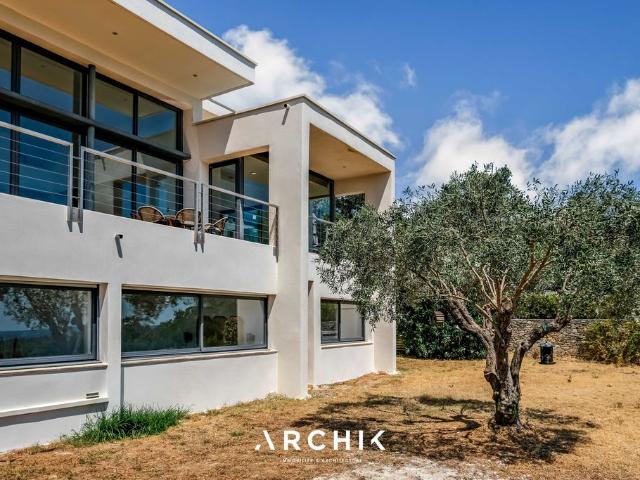 Villa de luxe de 9 pièces en vente Nîmes, France