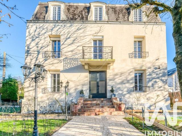Villa de luxe de 9 pièces en vente Noisy le Grand, France