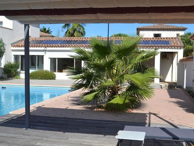 Villa de luxe de 9 pièces en vente Aigues Mortes, France