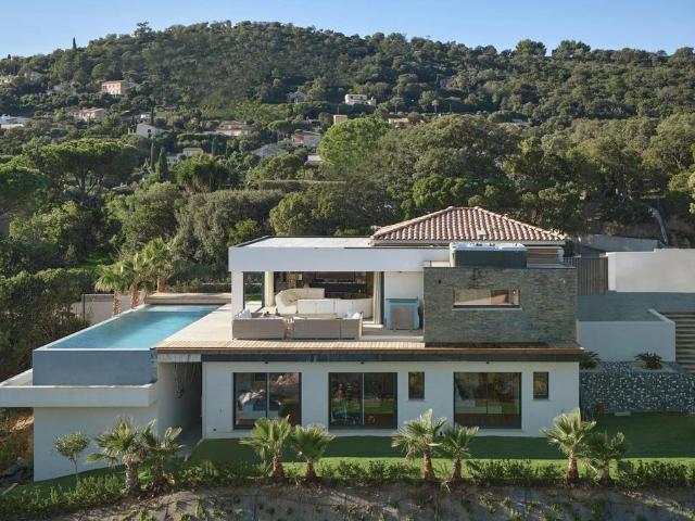 Villa de luxe de 9 pièces en vente Cavalaire sur Mer, France