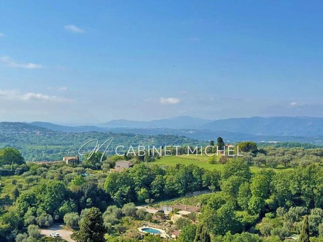 Villa de luxe de 9 pièces en vente Châteauneuf Grasse, Provence Alpes Côte d'Azur