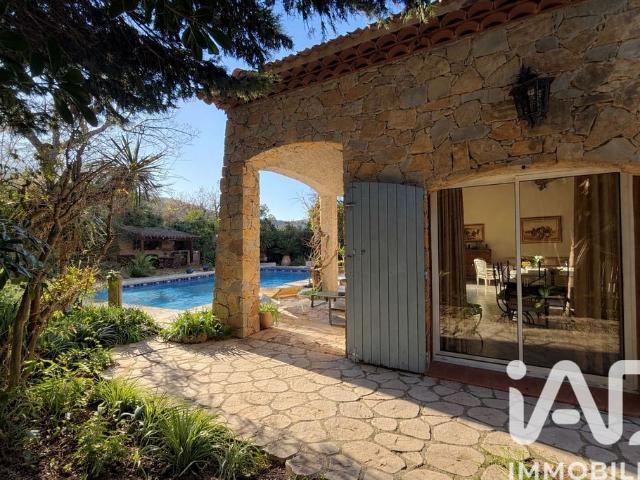 Villa de luxe de 9 pièces en vente Hyères, France