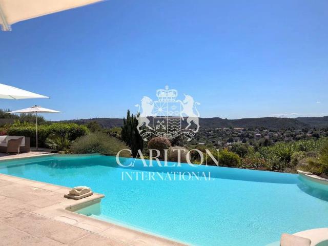 Villa de luxe de 9 pièces en vente Saint Paul, Provence Alpes Côte d'Azur