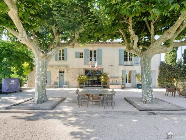 Villa de luxe de 9 pièces en vente Saint Rémy de Provence, Provence Alpes Côte d'Azur