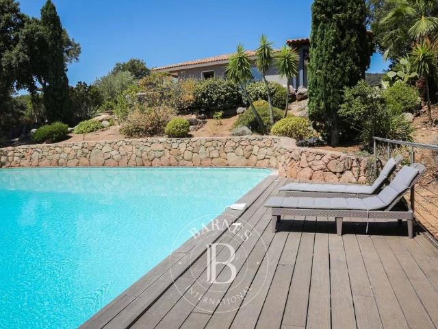 Villa de luxe de 9 pièces en vente Sainte Lucie de Porto Vecchio, Corse