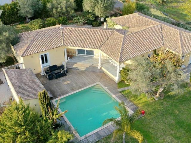 Villa de luxe de 9 pièces en vente Solliès Pont, Provence Alpes Côte d'Azur