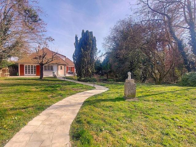Villa de luxe de 9 pièces en vente Villecresnes, Île de France