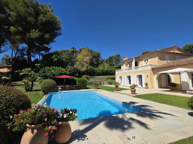 Villa de luxe exclusive sur la Côte d’Azur – élégance, intim. 340m² Mougins