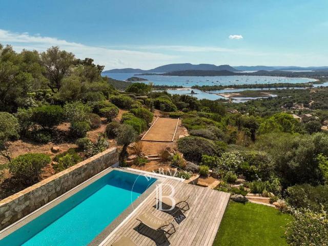 Villa de luxe de 7 pièces en vente Sainte Lucie de Porto Vecchio, Corse