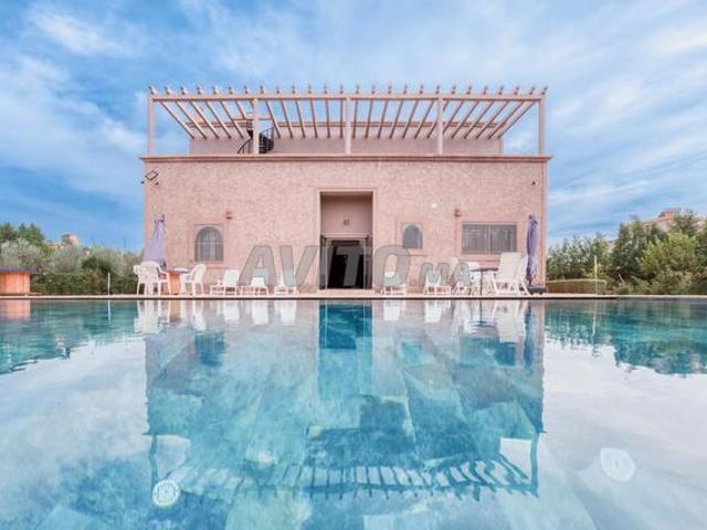 Villa de luxe sans vis à vis, grande piscine et hammam