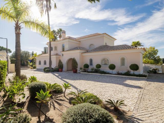 Villa de luxo com 4 quartos e piscina privada em Vale do Lobo