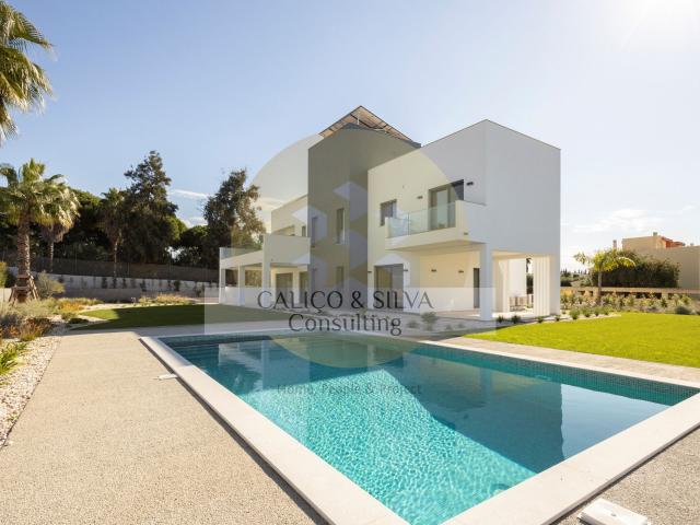 Villa de luxo com piscina em Fonte Santa Quarteira