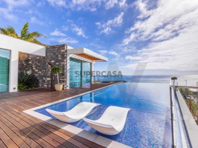 VILLA DE LUXO EXCLUSIVA NA ILHA DA MADEIRA O SEU REFÚGIO PARADISÍACO!