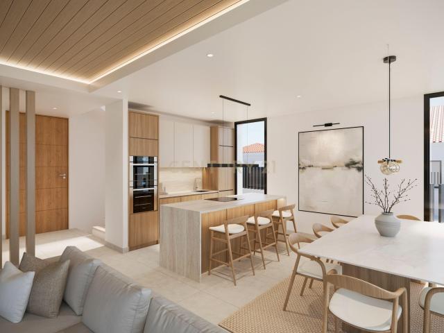 Villa de obra nueva a 400m de la playa en Marbella, personalizable en fase de construcción