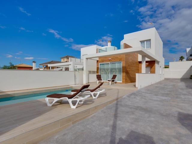 Villa de Obra Nueva de lujo con piscina en Aguas Nuevas, Torrevieja