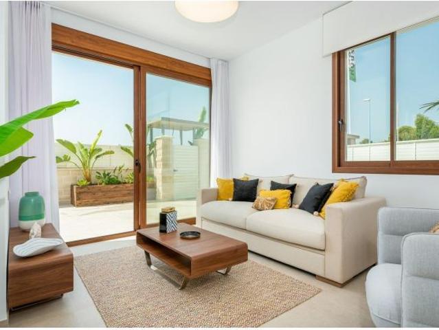 Villa de obra nueva de 3 dormitorios, 2 baños, piscina privada en Vera Playa