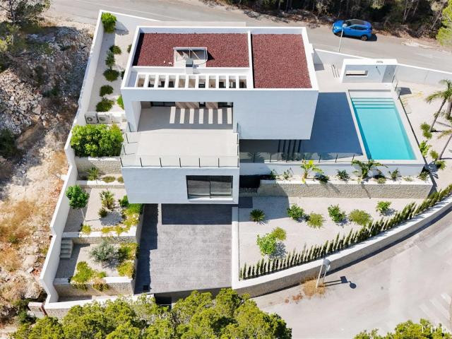Villa de obra nueva llave en mano y totalmente amueblada en. 350m² Moraira