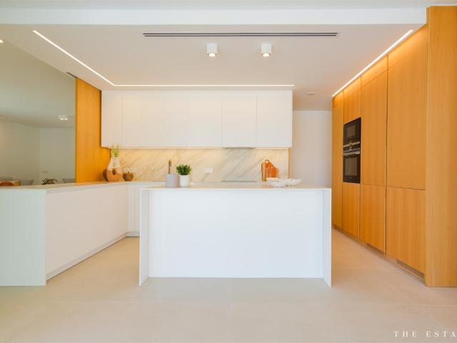 Villa de obra nueva llave en mano y completamente amueblada. 350m² Moraira