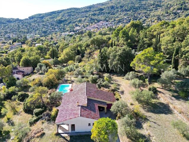 Villa de plain pied au calme SEILLANS 150m² Seillans