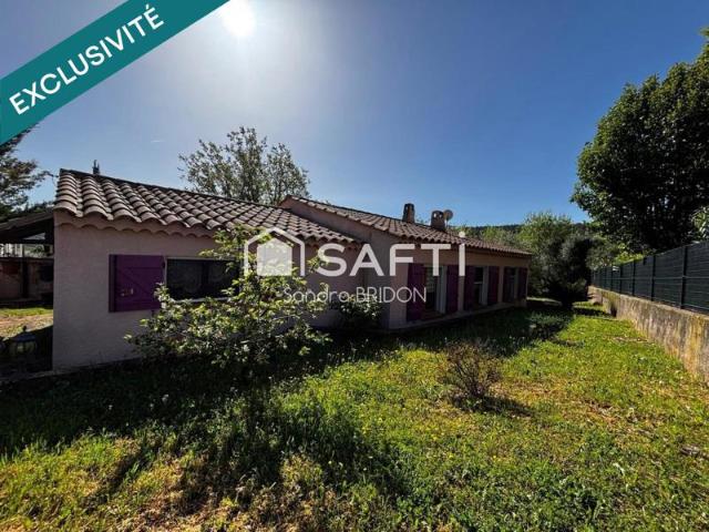 Villa de plain pied avec joli jardin