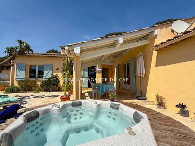 Villa de plain pied avec jacuzzi, à Sainte Maxime proche des commerces