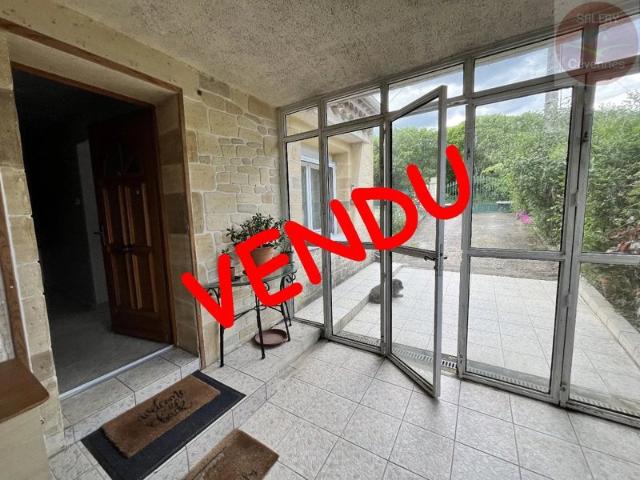 Villa de plain pied avec jardin plein sud