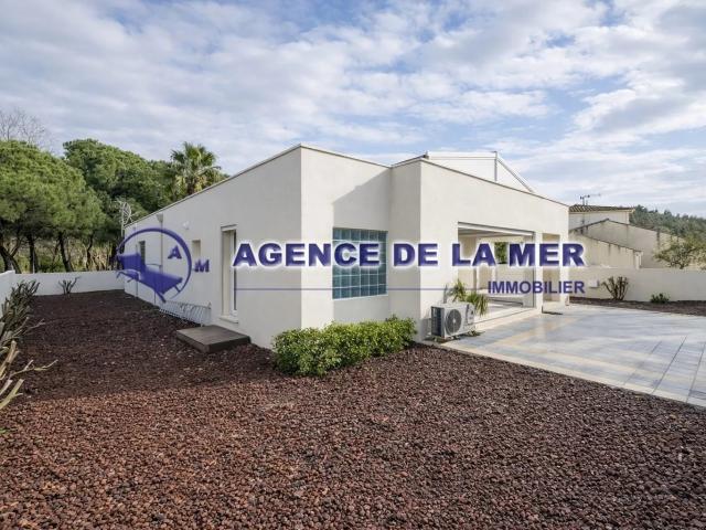 Villa de plain pied avec patio, piscine et jardin – La Grande Mo