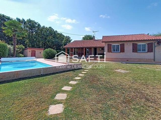 Villa de plain pied avec piscine