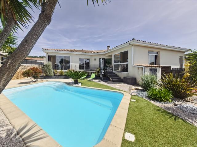 VILLA DE PLAIN PIED AVEC PISCINE