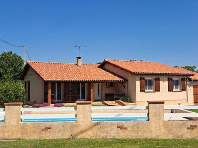 Villa de plain pied avec piscine