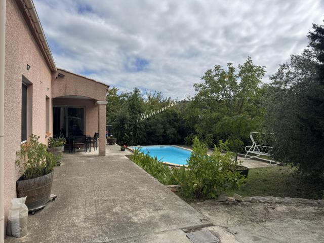 villa de plain pied avec piscine