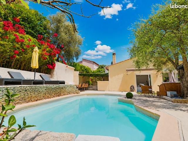 Villa de plain pied avec Piscine