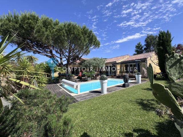 Villa de plain pied avec piscine