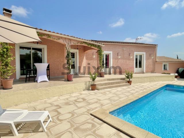 Villa de plain pied avec piscine