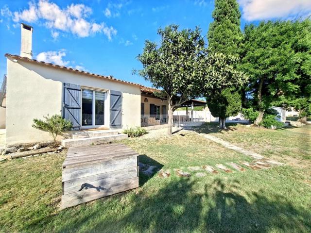 Villa de plain pied avec piscine à Fontvieille