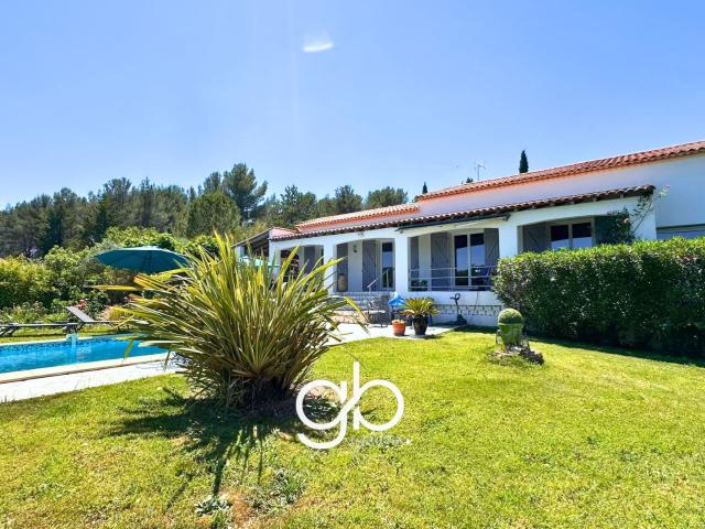 VILLA DE PLAIN PIED AVEC PISCINE ET DÉPENDANCE À PRADES LE LEZ COLLECTION GB SIGNATURE