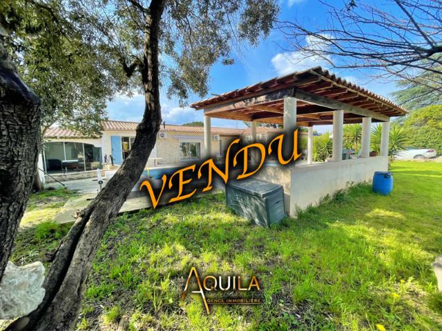 Villa de plain pied avec piscine sur 1000m2 de terrain