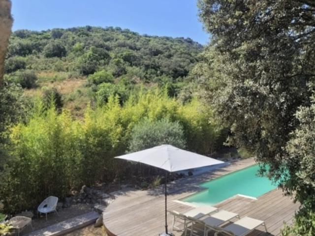 Villa de plain pied dans un cadre exceptionnel au calme avec