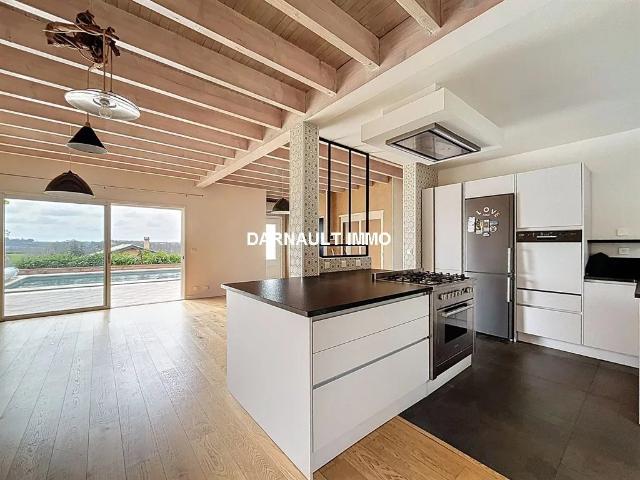 VILLA de PLAIN PIED de 159 m² avec PISCINE sur une parcelle de 1