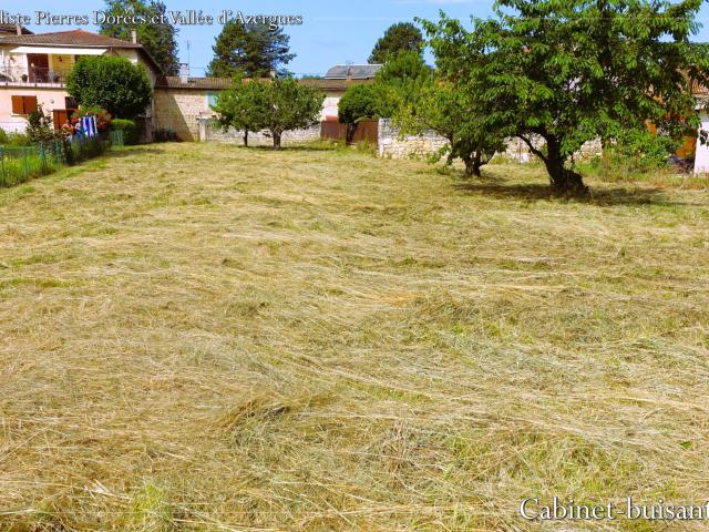 Villa de Plain Pied en centre village avec garage et jardin
