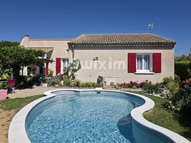 Villa de plain pied en parfait état avec piscine 110m² Valréas