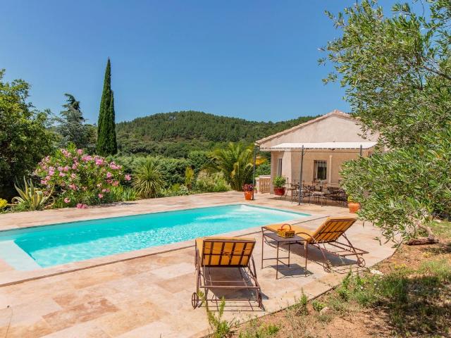 Villa de plain pied en position dominante à 5 minutes d'Uzès