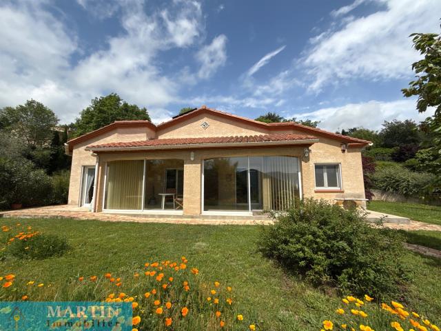 Villa de plain pied en 4 faces sur terrain de 2575m2 130m² Corsavy