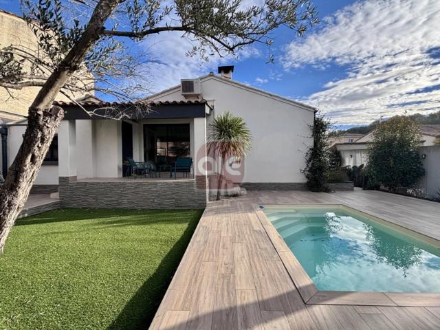 Villa de plain pied entièrement rénovée avec 4 chambres !